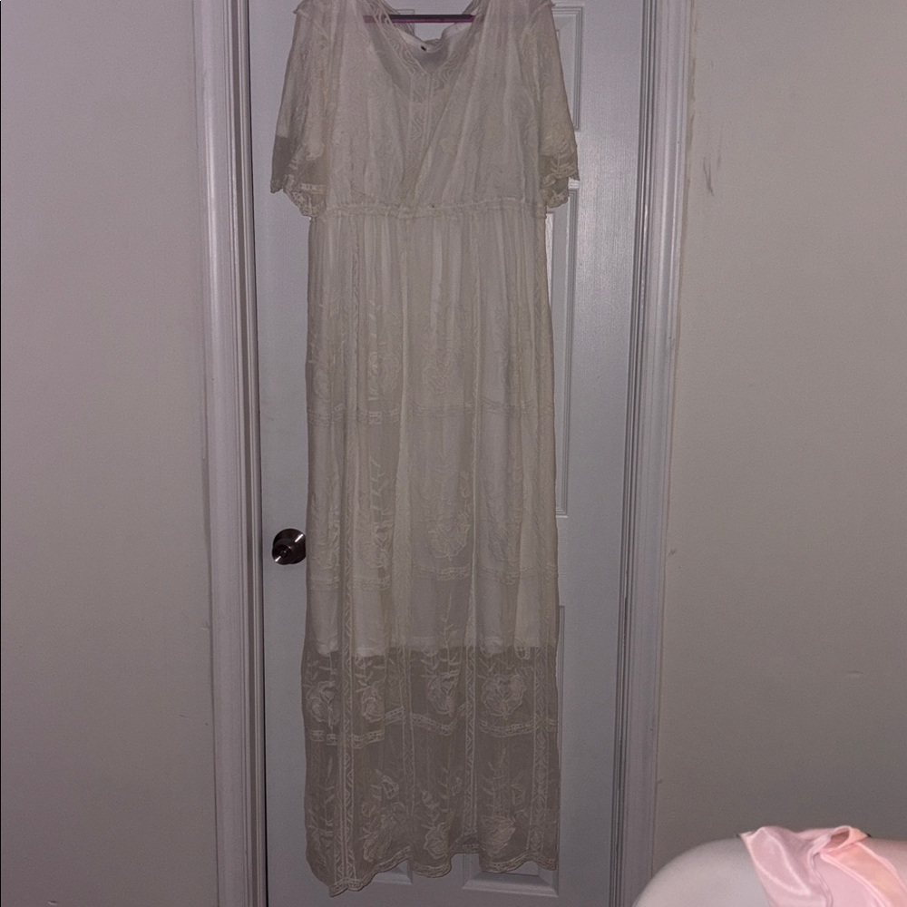 Elegant White Lace Maxi Dress